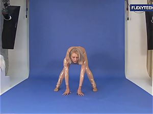 astounding nude gymnastics by Vetrodueva